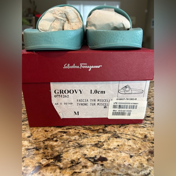 NIB Salvatore Ferragamo Groovy Rubber Slides Teal with White Logo - Picture 5 of 6